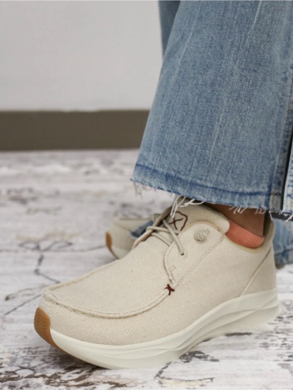 Twisted X Women's Feather X Herringbone Casual Sneakers. MSRP $99.99